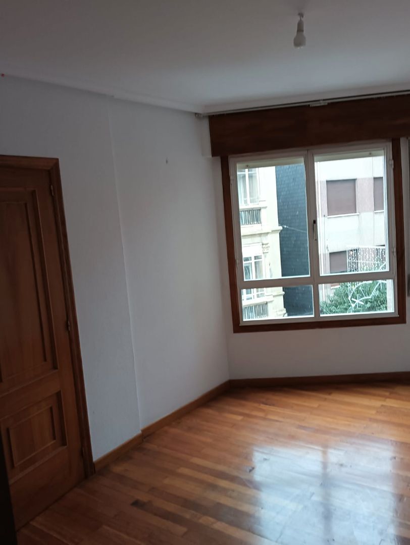 Habitación de Piso en venta en O Barco de Valdeorras   con Calefacción, Trastero y Horno