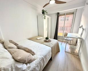 Bedroom of Apartment to share in  Valencia Capital  with Furnished, Oven and Washing machine