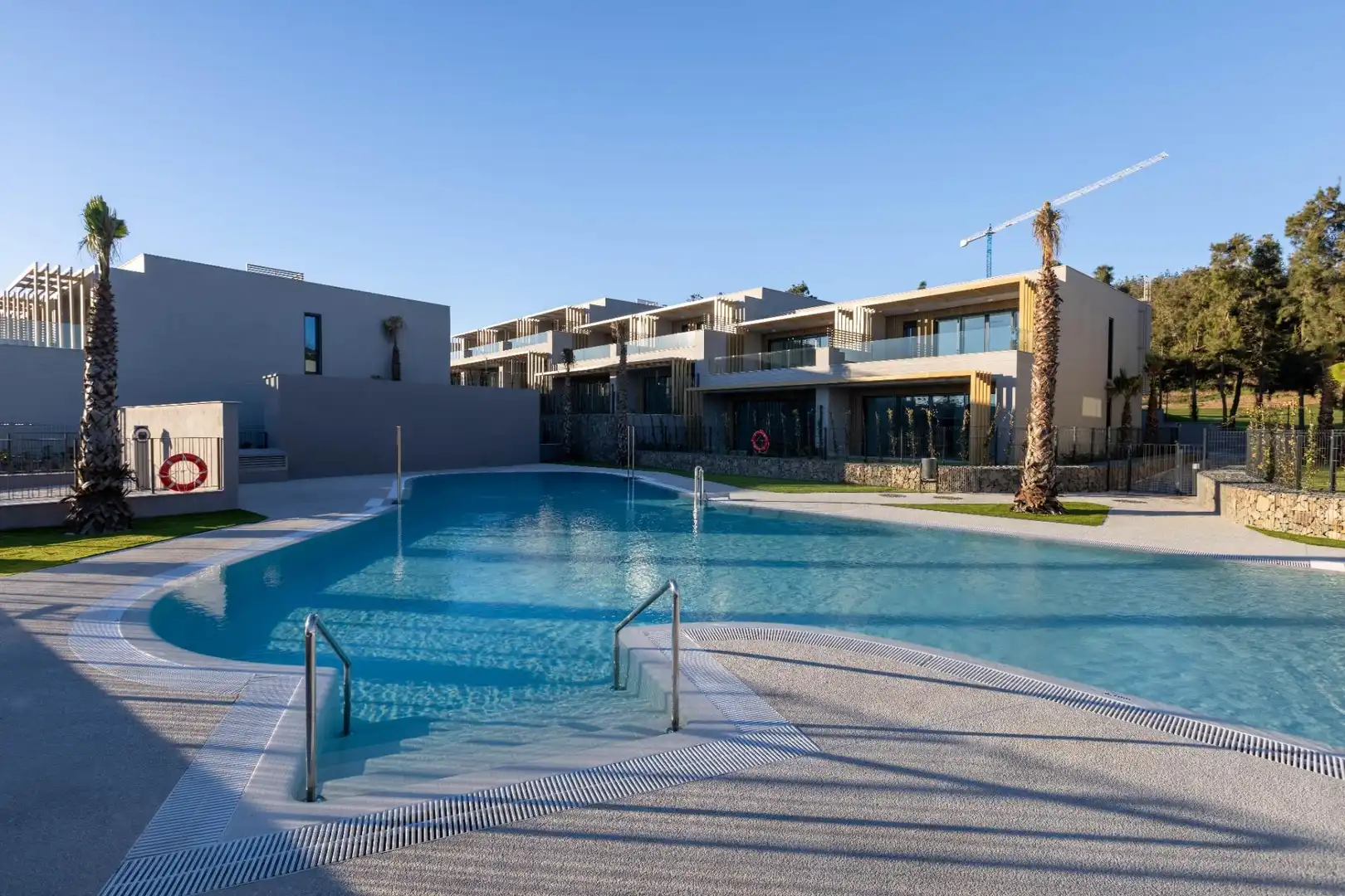 Adossat amb piscina en venda a El Faro de Calaburra - Chaparral