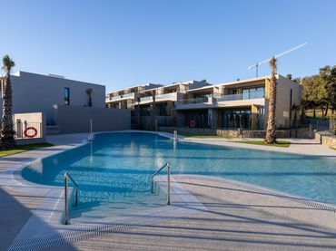 Adosado con piscina en venta en El Faro de Calaburra - Chaparral