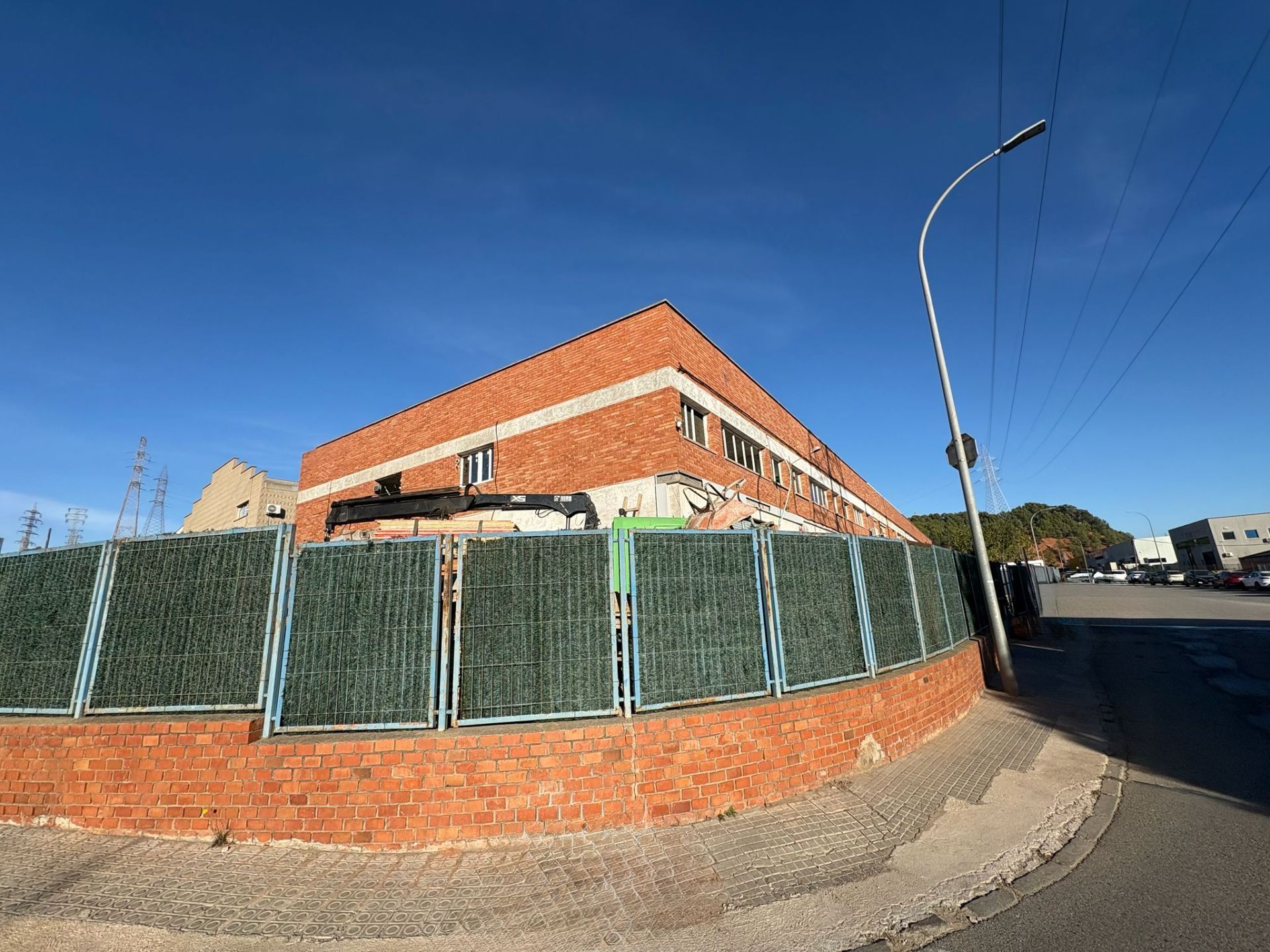 Vista exterior de Nau industrial en venda en Rubí