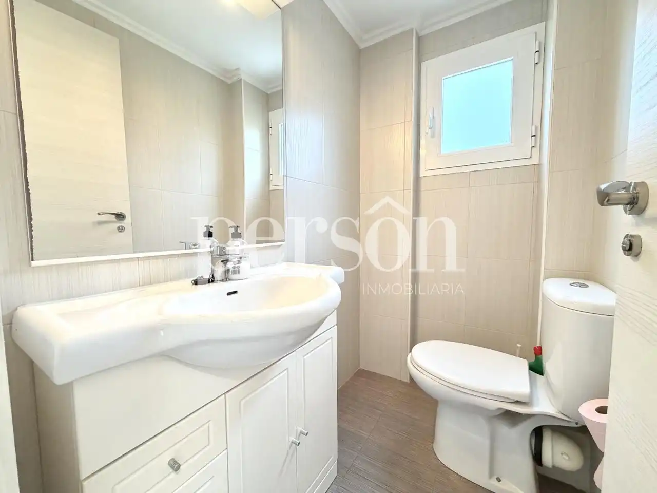 Bathroom of Flat for rent in Playa de Gandia