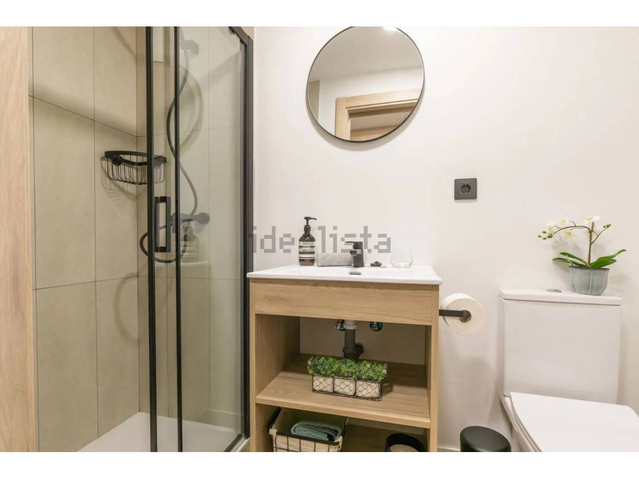 Baño de Estudio en venta en  Barcelona Capital con Parquet y Amueblado