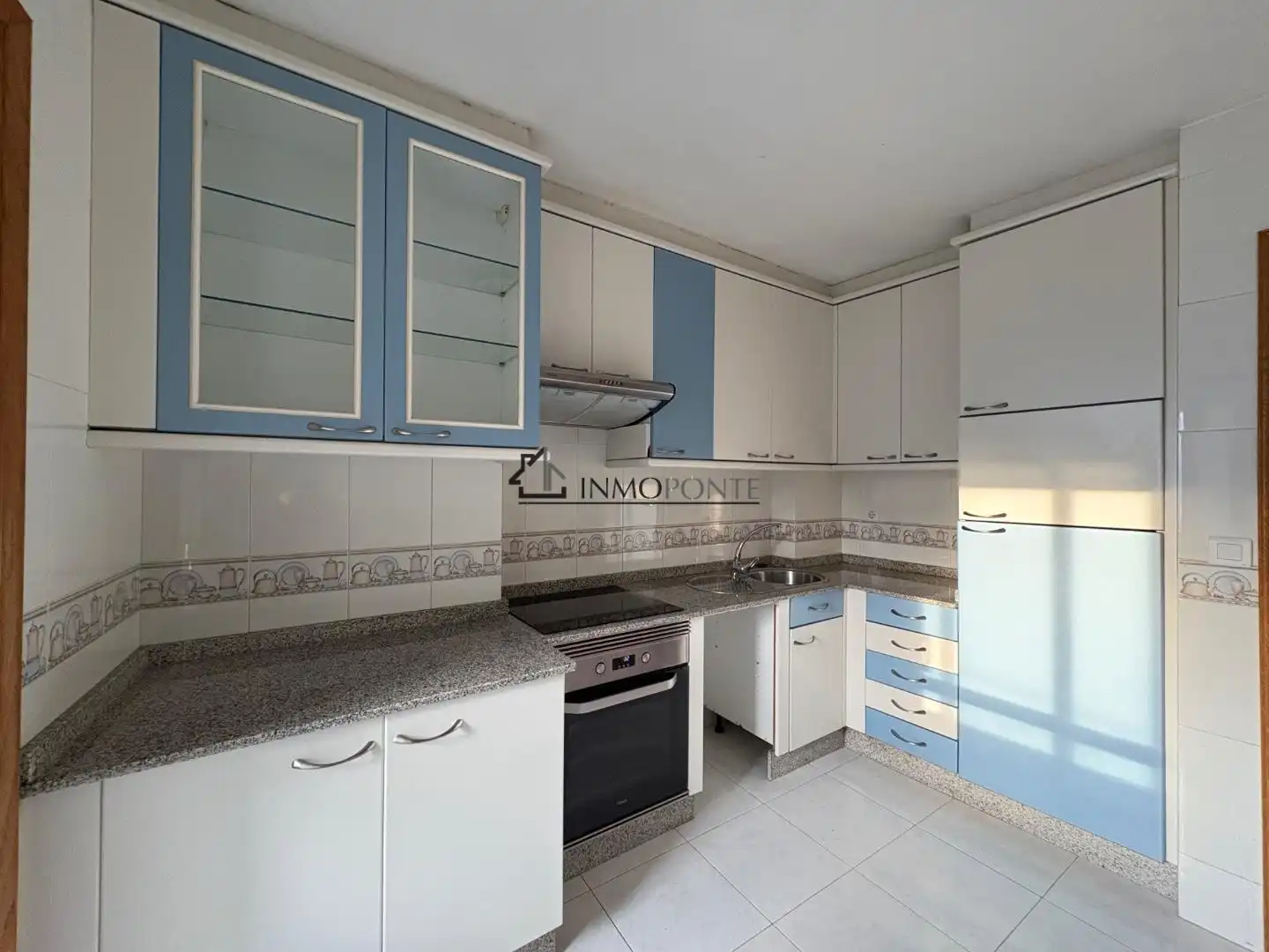 Küche von Wohnung zum Verkauf in Pontevedra Capital 