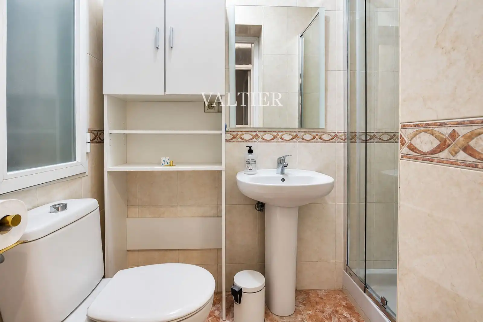 Bathroom of Flat for rent in Madrid