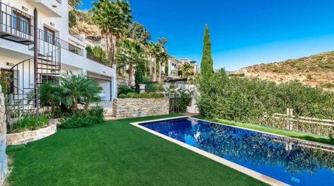 Elegante villa mediterránea con vistas panorámicas al mar y la montaña en Benahavís Country Club, imatge 2