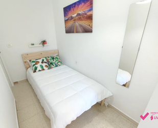 Bedroom of Flat to share in  Granada Capital  with Air Conditioner, Terrace and Furnished