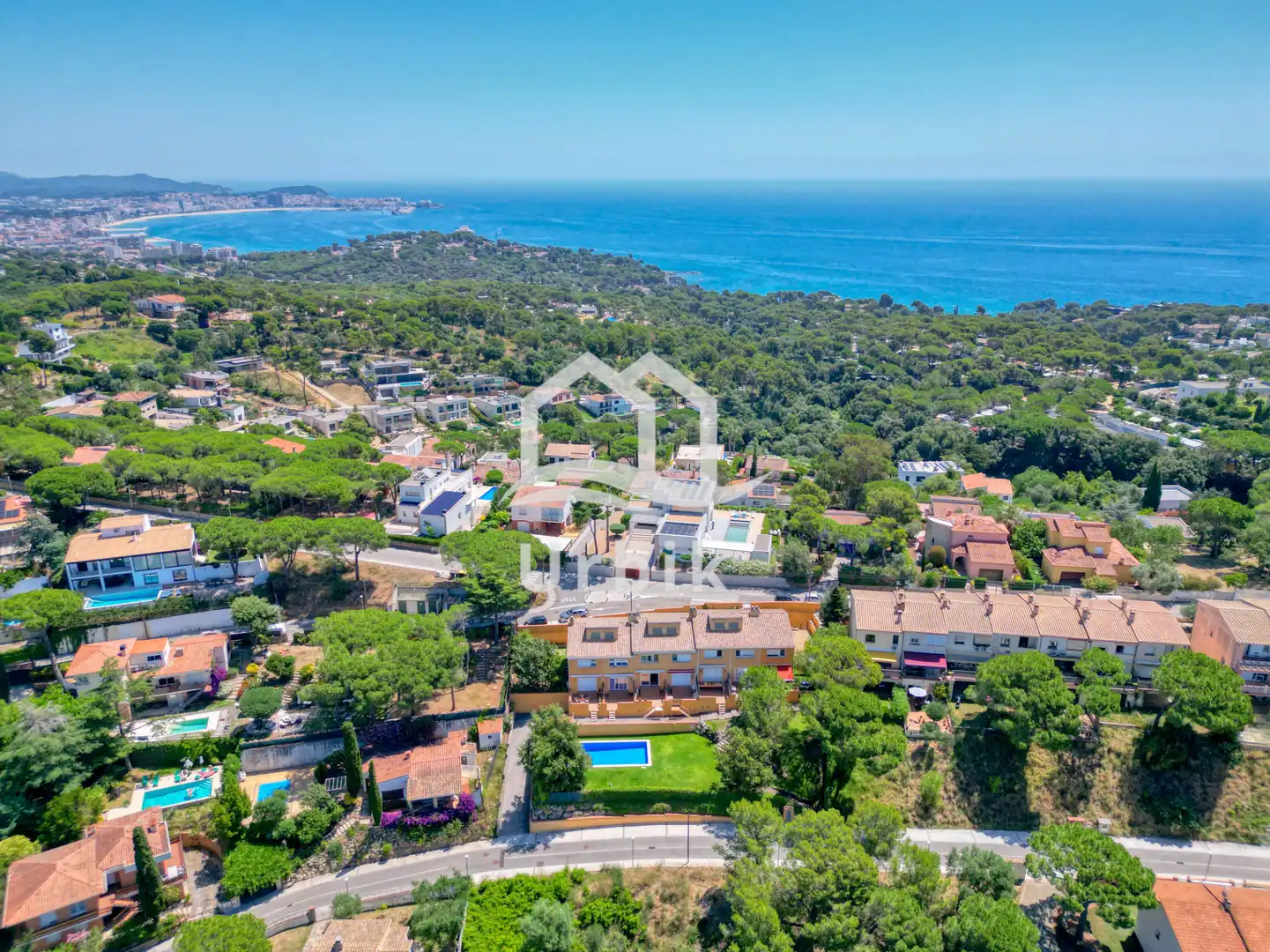 Außenansicht von Einfamilien-Reihenhaus zum Verkauf in Castell d'Aro, Platja d'Aro i s'Agaró mit Klimaanlage, Heizung und Terrasse