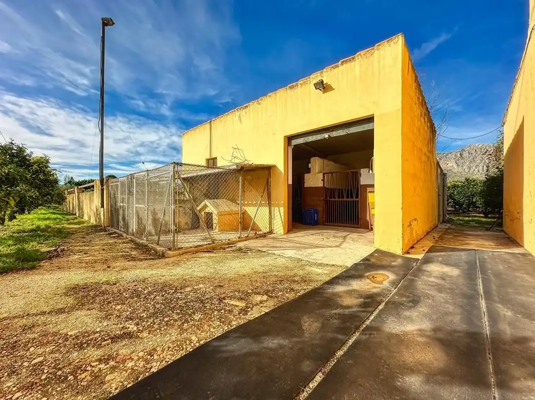 Vista exterior de Casa o xalet en venda en Beniarbeig amb Jardí privat, Terrassa i Traster