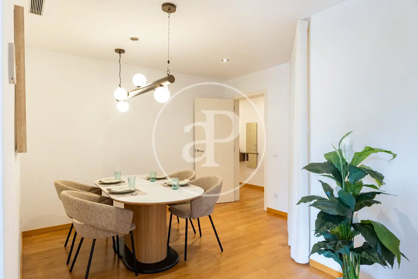 Comedor de Piso en venta en Barcelona con Aire acondicionado, Calefacción y Balcón