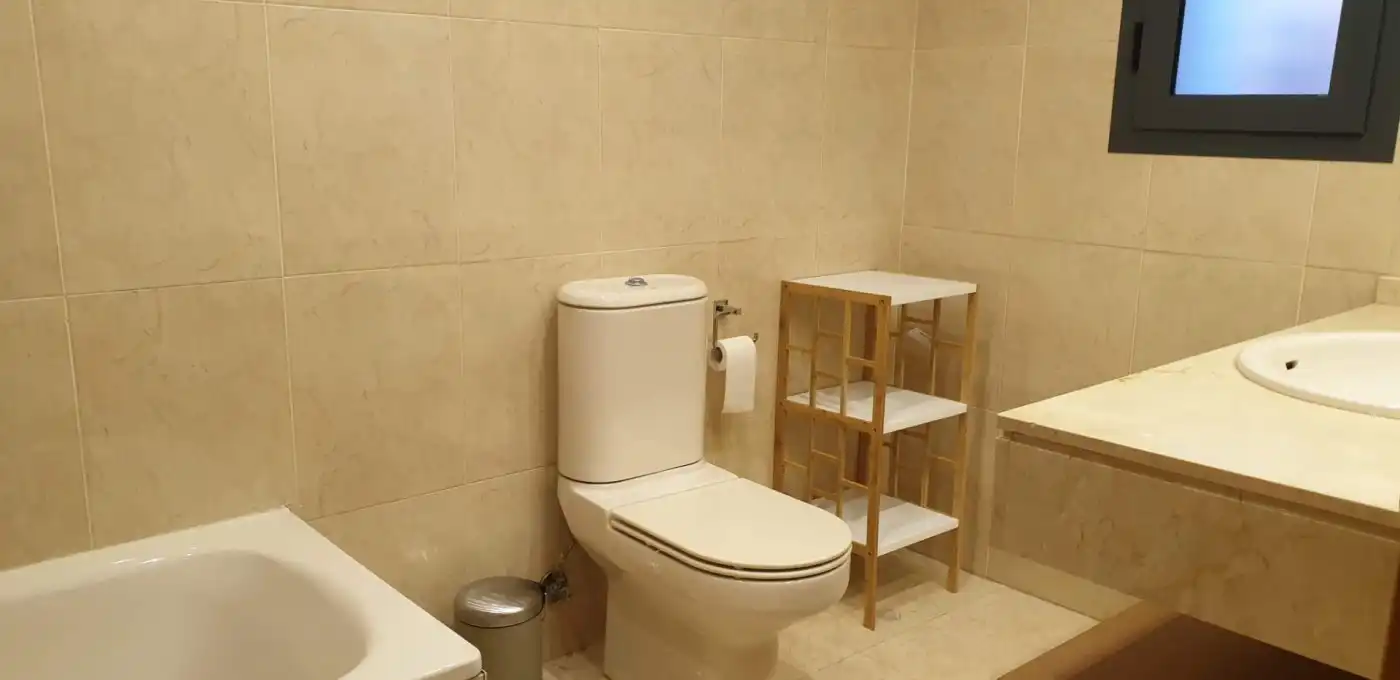Bathroom of Flat for rent in Alicante / Alacant  with Air Conditioner, Terrace and Furnished