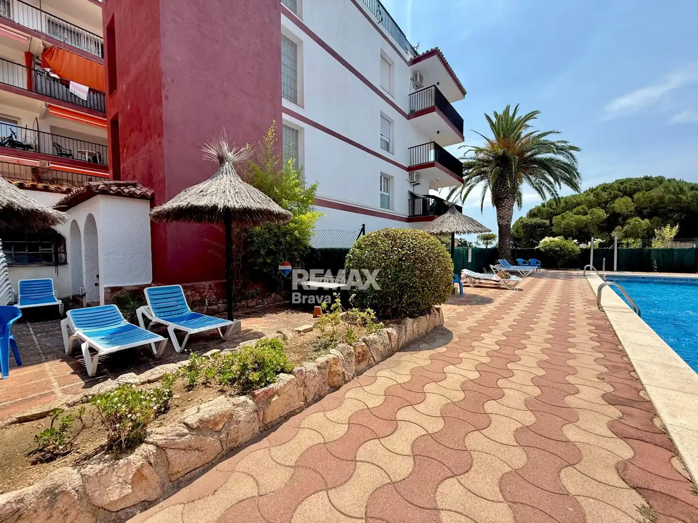 Vista exterior de Apartament en venda en Tossa de Mar amb Jardí privat, Balcó i Piscina comunitària