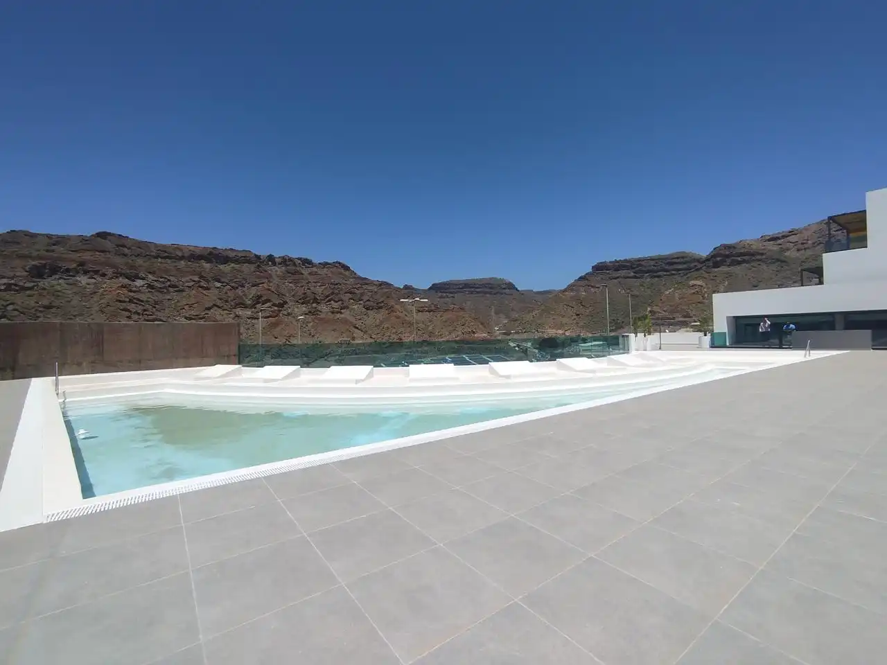Piscina de Pis de lloguer en Mogán amb Aire condicionat, Terrassa i Moblat