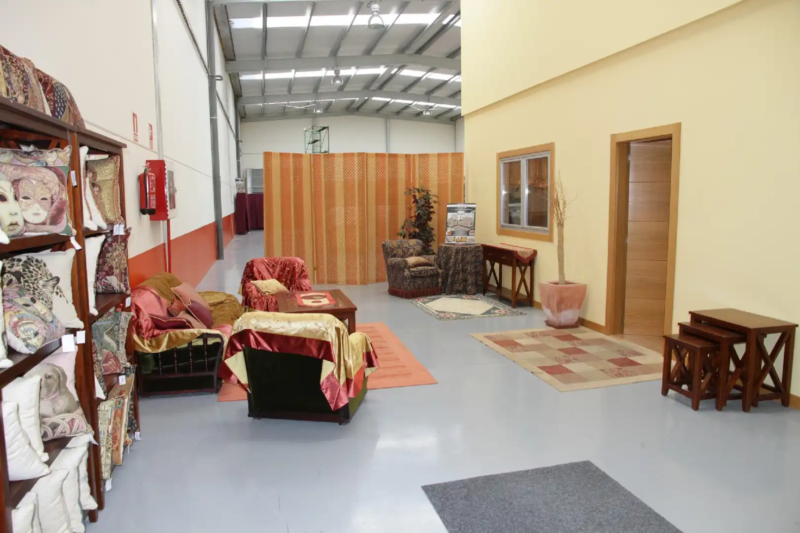 Industrial buildings for sale in Centro