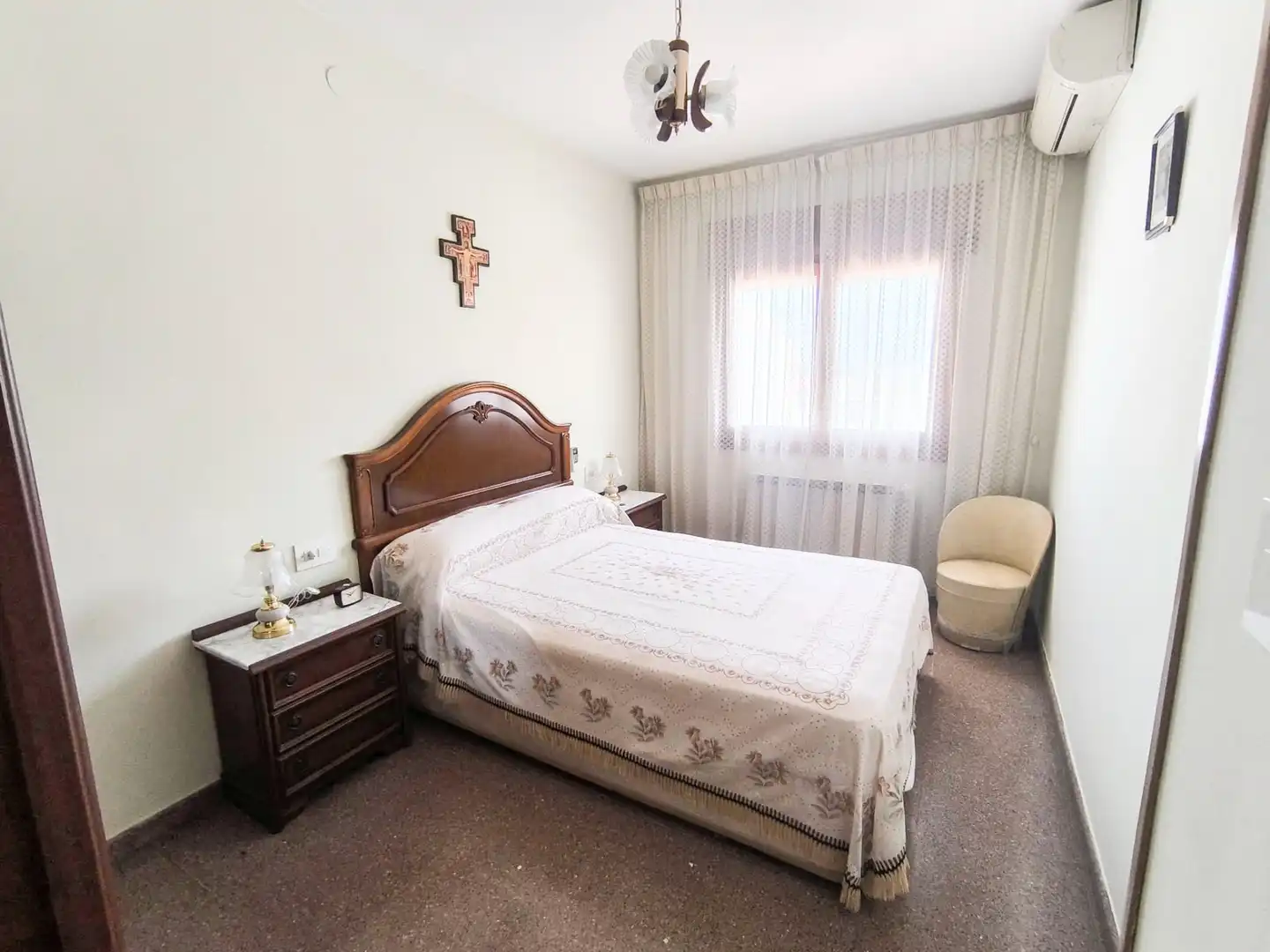 Habitación de Casa o chalet en venta en El Burgo de Ebro con Aire acondicionado, Calefacción y Jardín privado