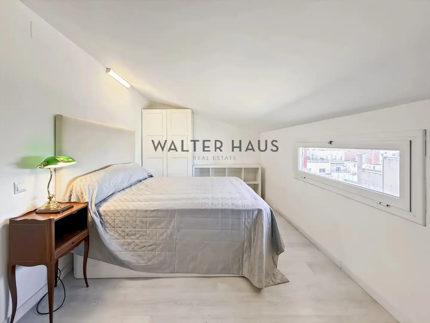 Habitación de Dúplex en venta en Barcelona con Aire acondicionado y Amueblado