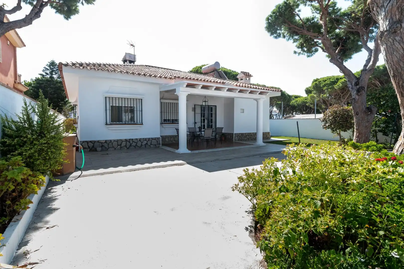 Chalet con piscina en venta en La Barrosa, imagen 7