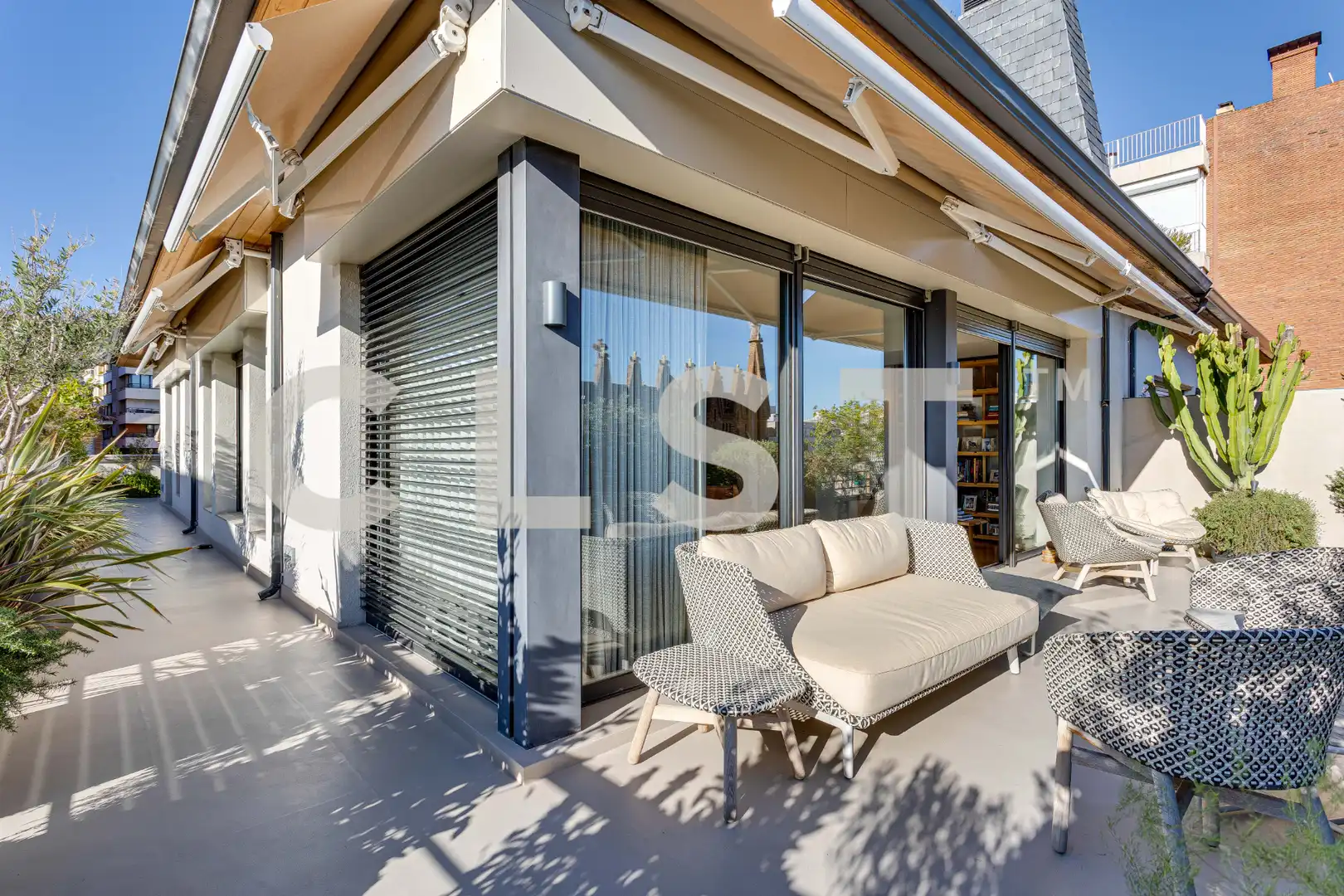 Terrasse von Dachboden zur Miete in Barcelona mit Klimaanlage, Heizung und Parkett