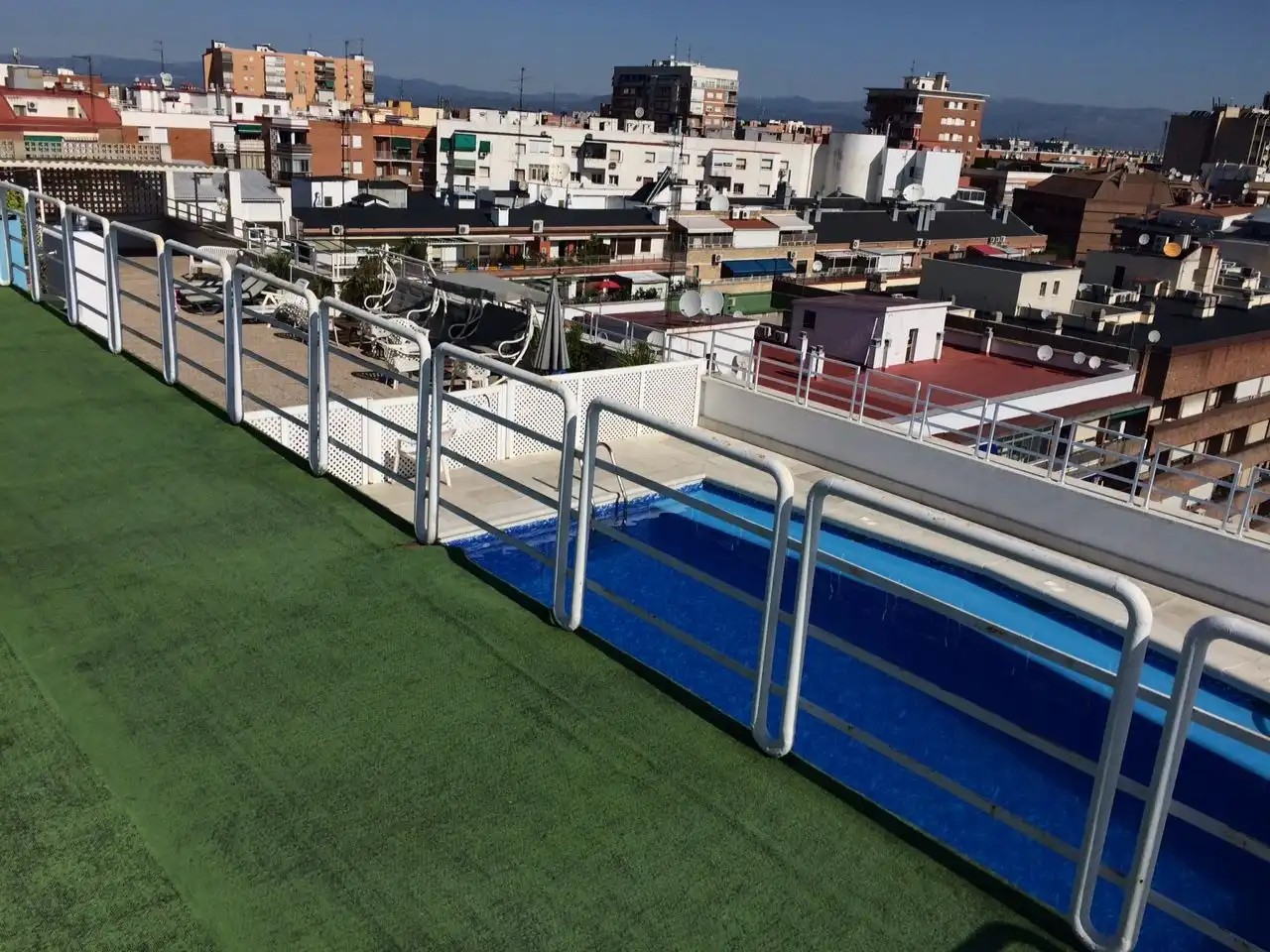 Swimming pool of Flat for sale in Chamartín