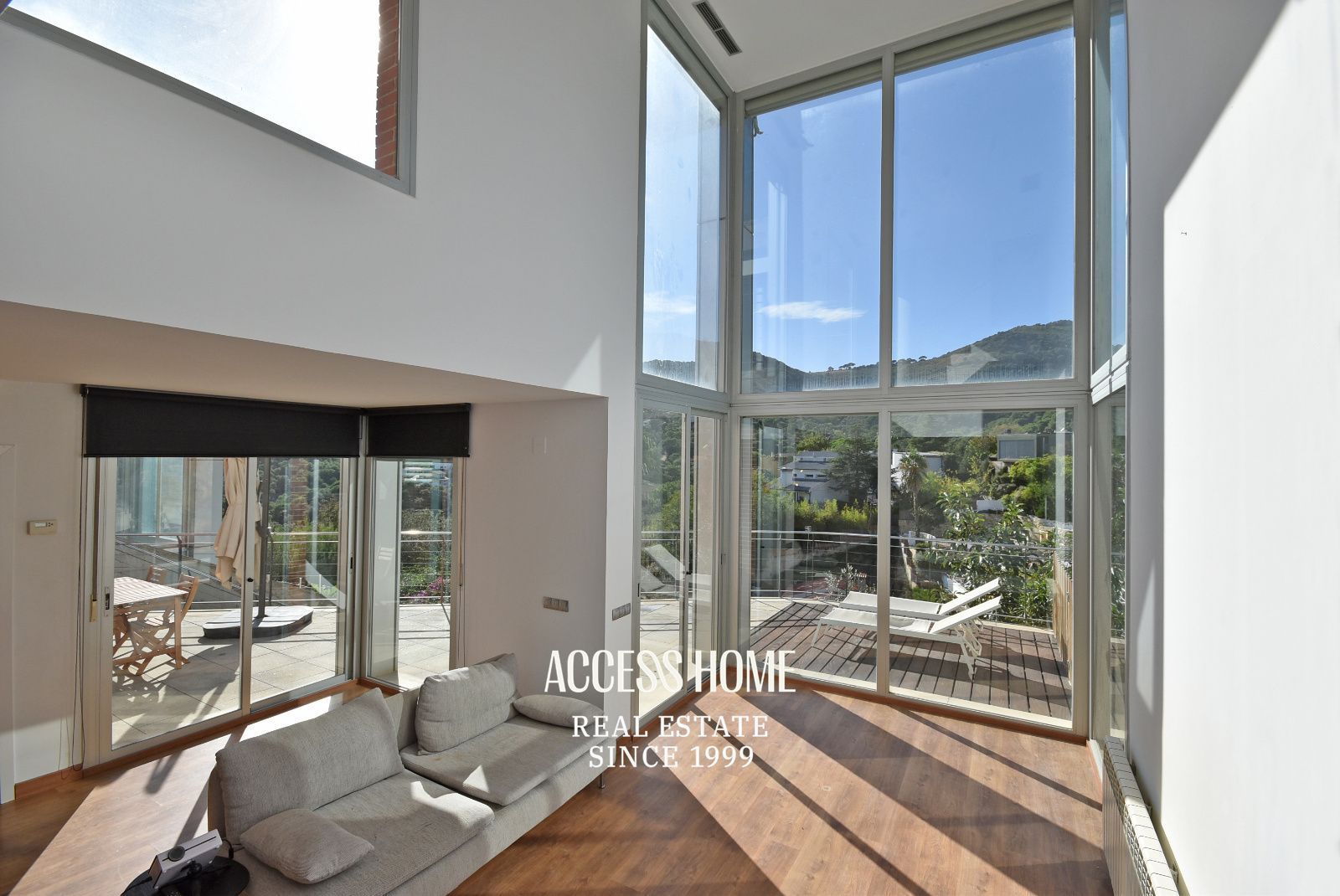 Exterior view of House or chalet for sale in Alella  with Air Conditioner, Heating and Terrace