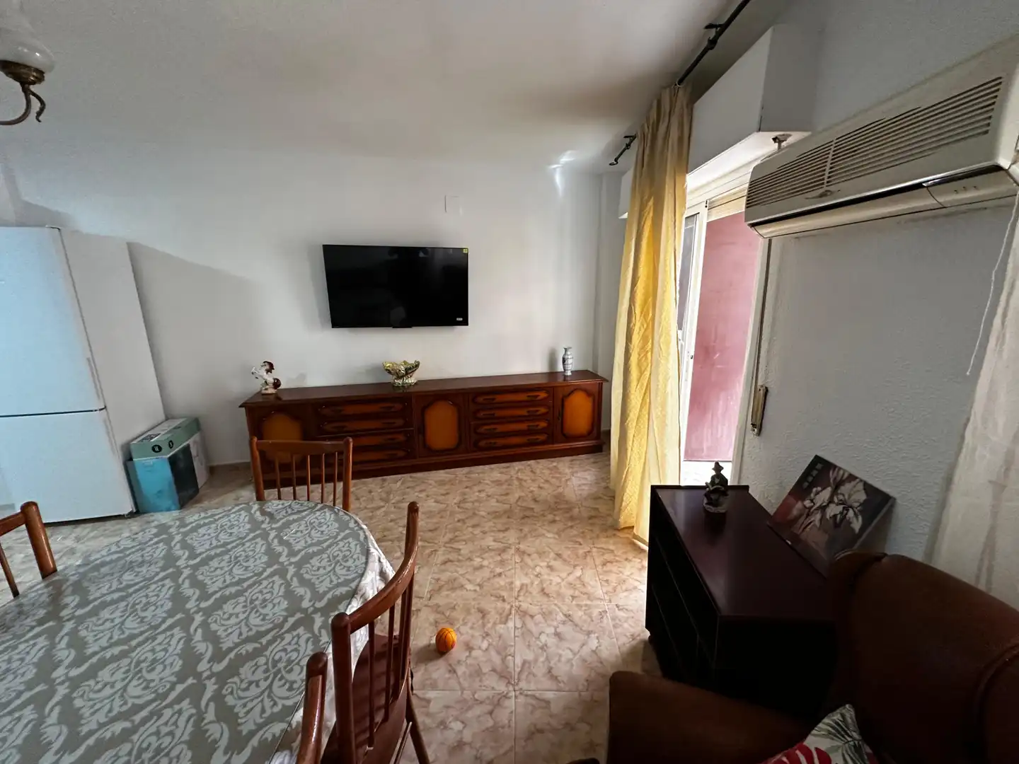 Sala de estar de Piso para compartir en Jaén con Amueblado y Balcón