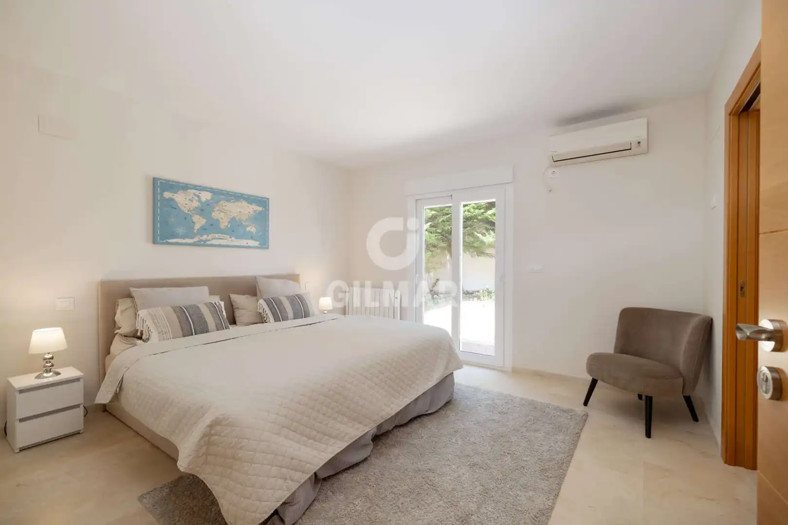 Dormitori de Casa o xalet en venda en Sotogrande amb Calefacció, Jardí privat i Piscina