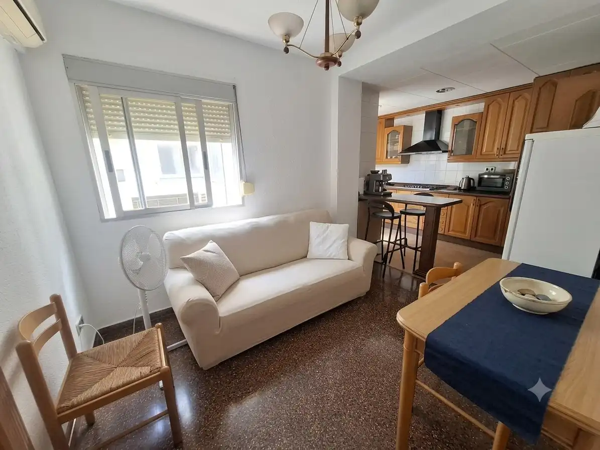 Living room of Flat for sale in Valencia  with Air Conditioner, Furnished and Oven