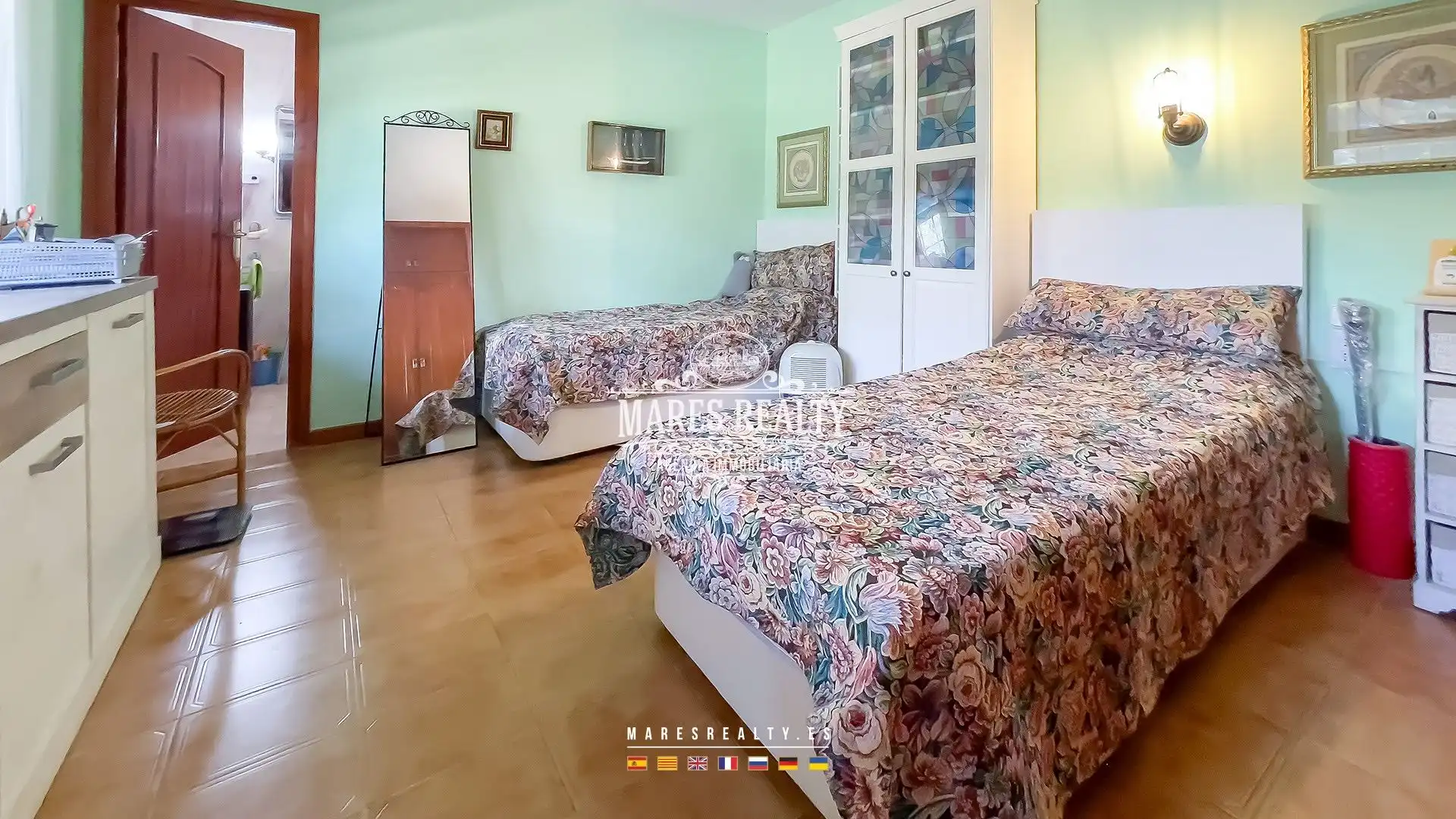 Schlafzimmer von Haus oder Chalet zum Verkauf in Lloret de Mar mit Klimaanlage, Heizung und Privatgarten