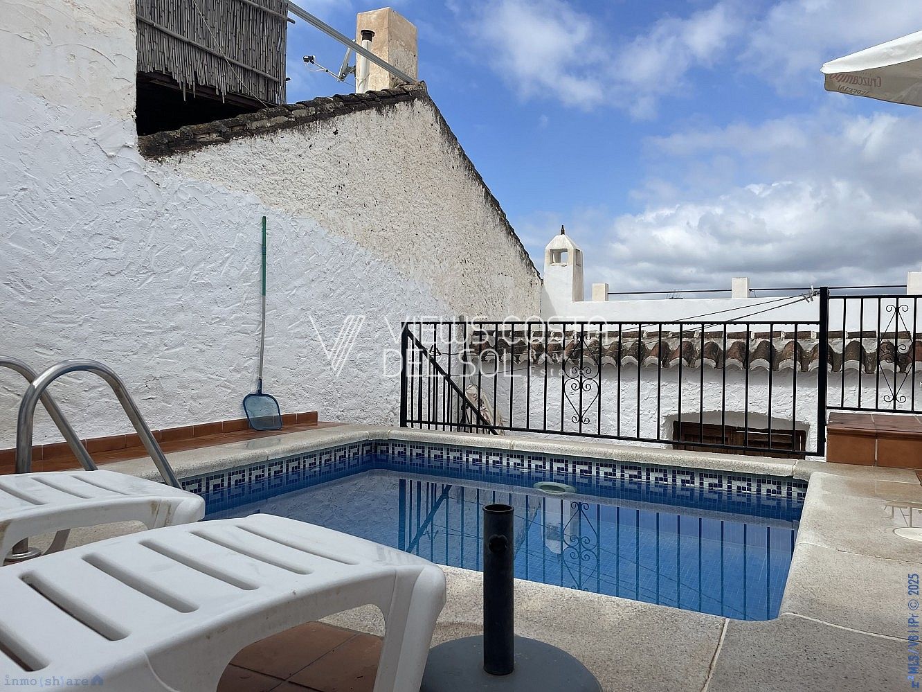 Exterior view of House or chalet for sale in Nerja  with Swimming Pool