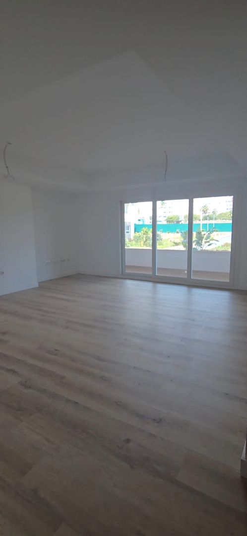 Dormitori de Apartament en venda en Marbella amb Aire condicionat, Calefacció i Jardí privat