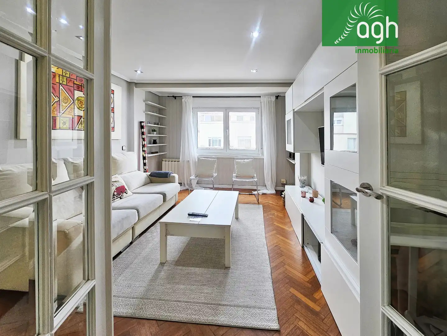 Living room of Flat for rent in A Coruña Capital   with Heating, Parquet flooring and Furnished