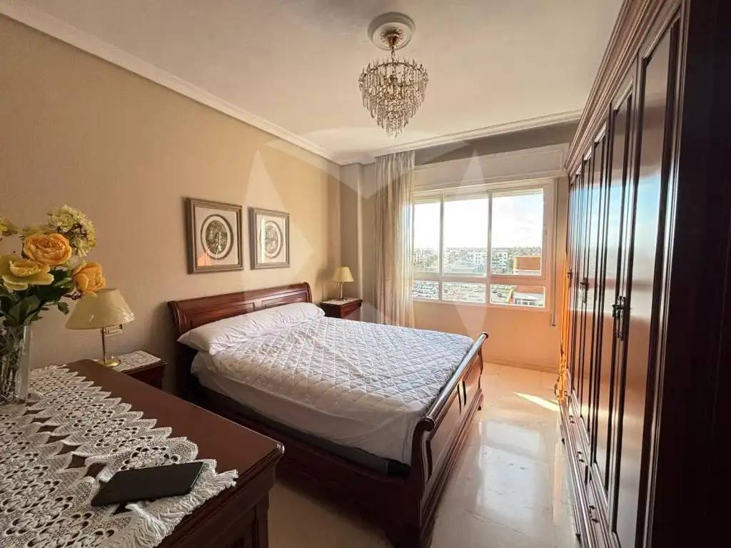 Schlafzimmer von Wohnung zur Miete in Badajoz mit Klimaanlage, Terrasse und Möbliert