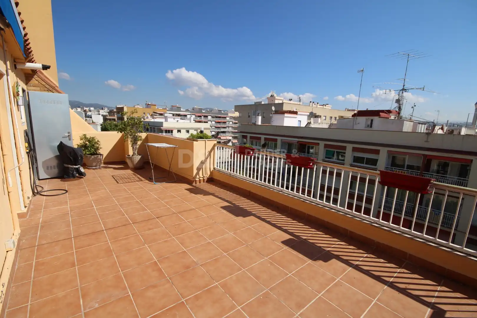 Terraza de Ático en venta en Vilanova i la Geltrú con Aire acondicionado, Calefacción y Terraza