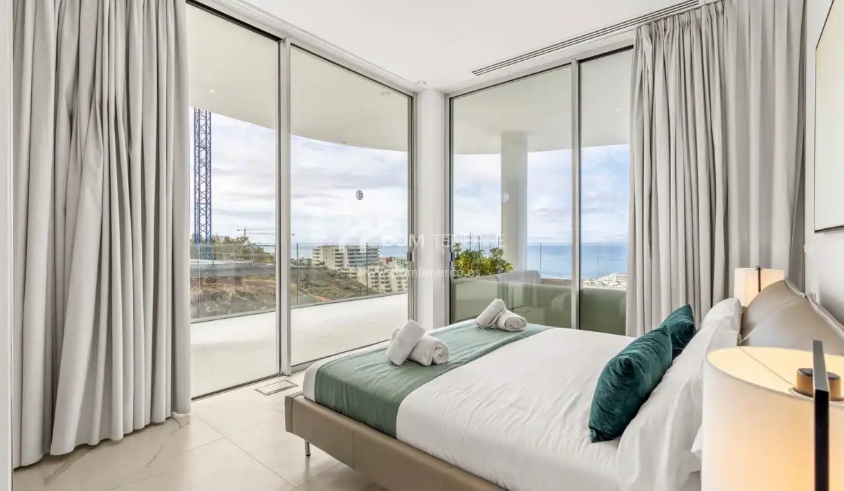 Habitación de Piso en venta en Santiago del Teide con Terraza, Trastero y Piscina