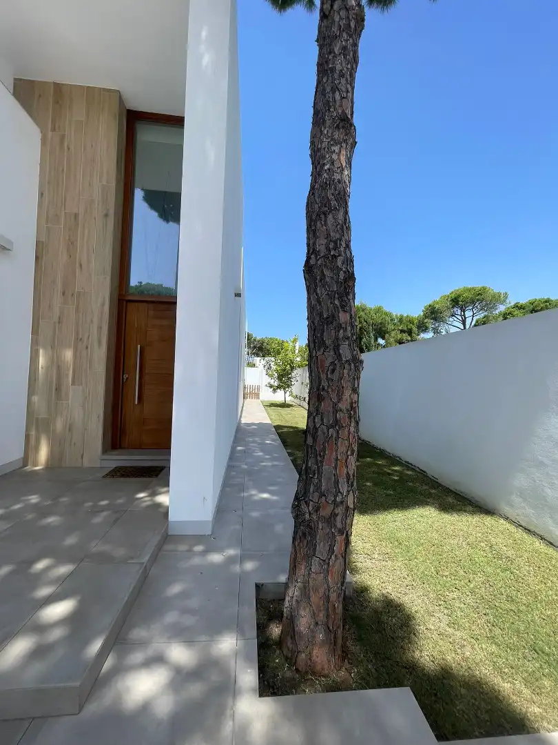 Vista exterior de Casa o chalet en venta en Chiclana de la Frontera con Aire acondicionado, Calefacción y Jardín privado