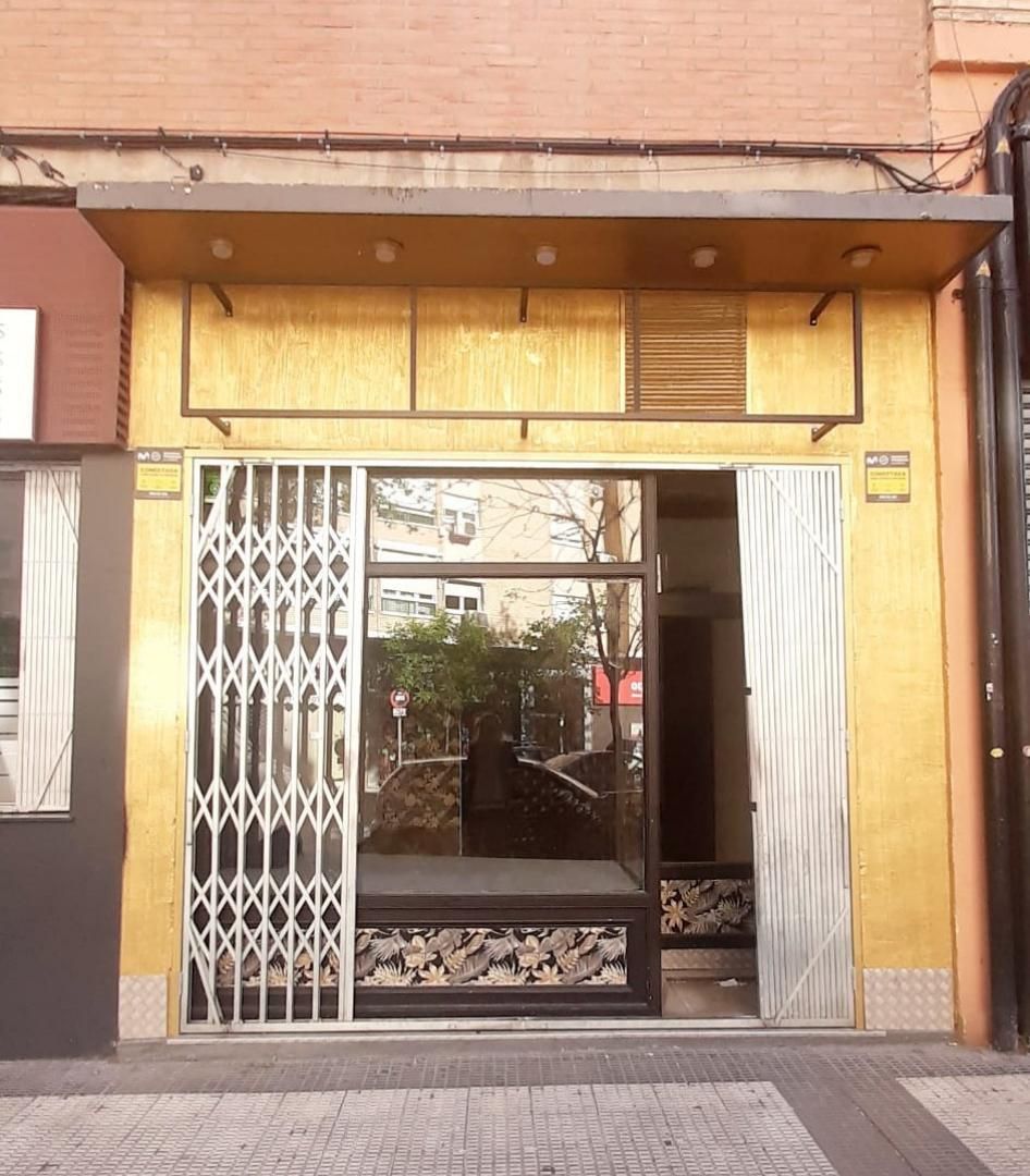 Vista exterior de Local de alquiler en  Zaragoza Capital