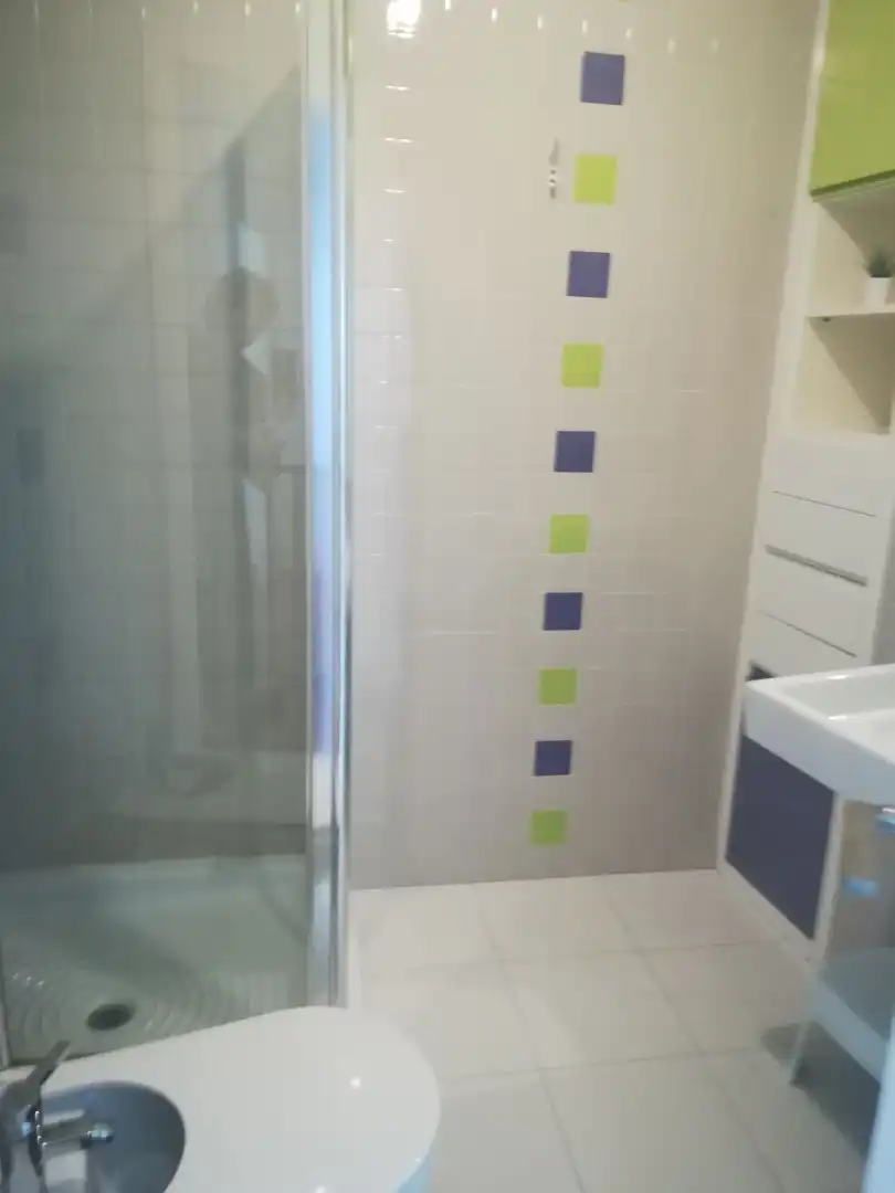 Badezimmer von Wohnung zur Miete in Murcia mit Klimaanlage, Parkett und Möbliert
