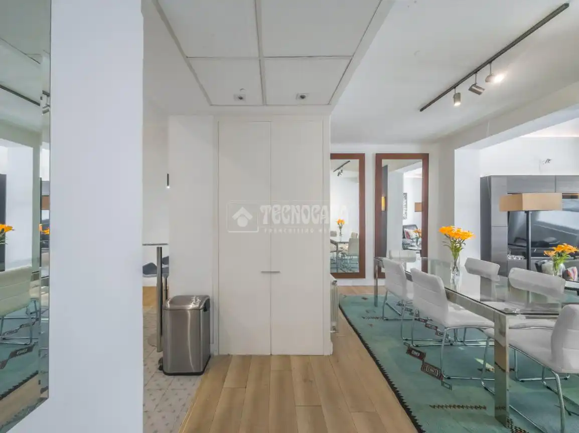 Flat for sale in Madrid  with Air Conditioner and Heating