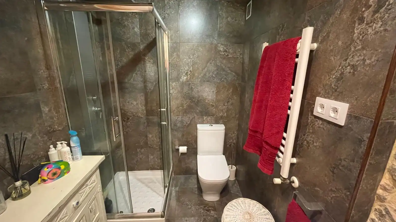 Bathroom of Flat for sale in Castro-Urdiales  with Heating, Furnished and Balcony