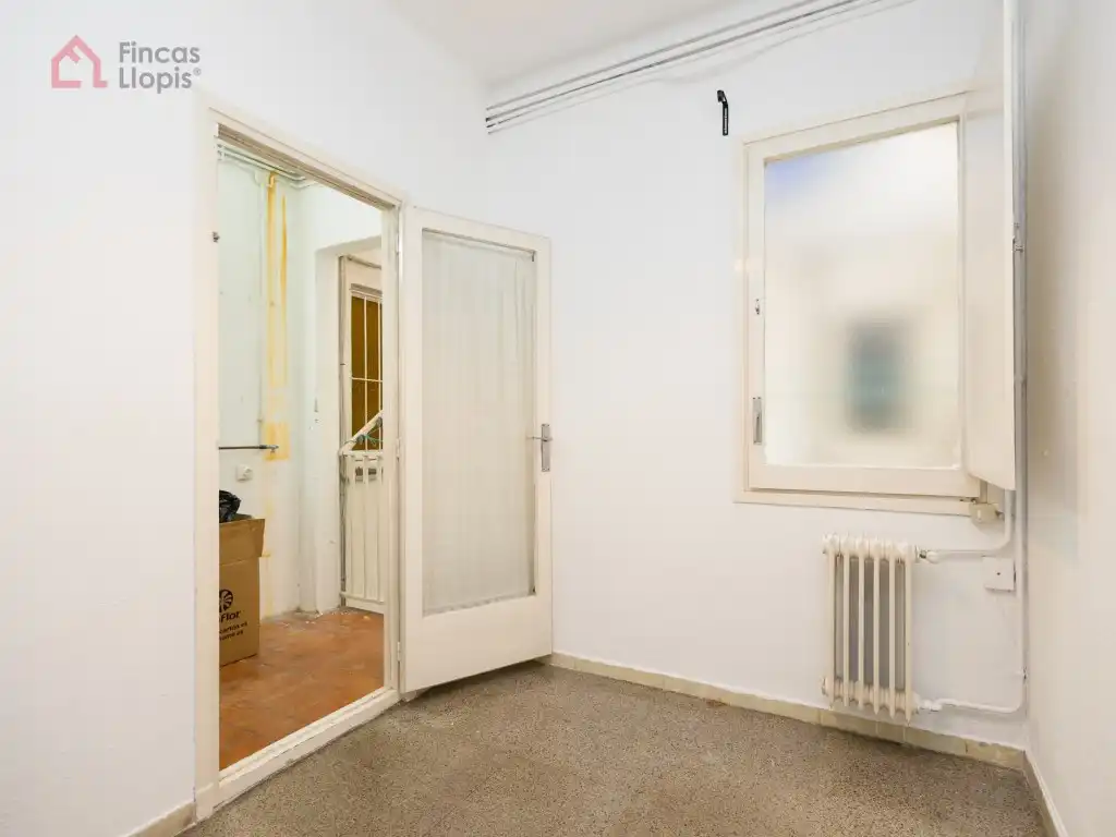 Piso en venta en Barcelona con Balcón