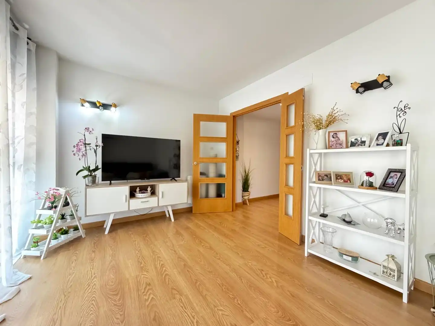 Sala de estar de Piso en venta en Monforte del Cid con Aire acondicionado, Parquet y Terraza