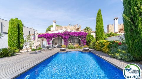 Casa reformada con piscina y jardín en Empuriabrava, imatge 3