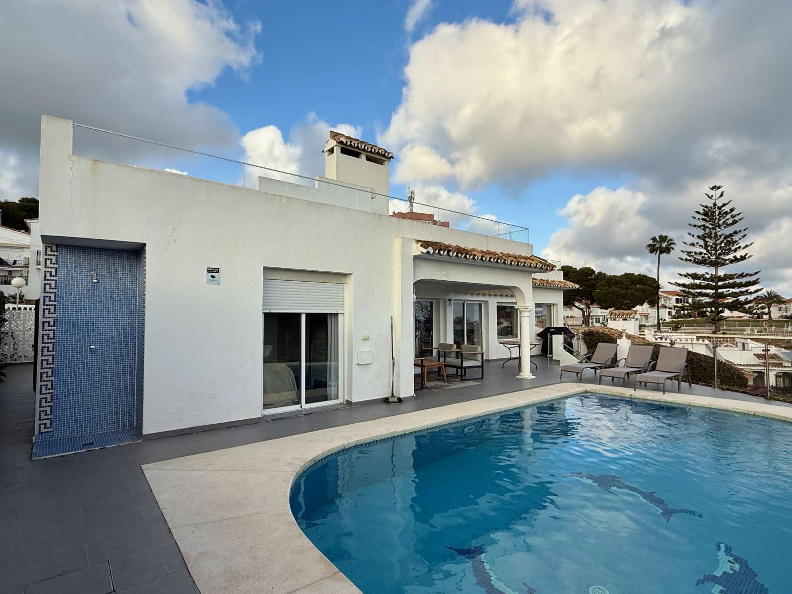 Vista exterior de Apartament per a compartir en Mijas amb Aire condicionat i Terrassa