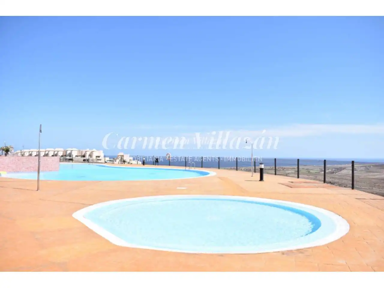 Piscina de Dúplex en venta en Antigua con Aire acondicionado, Terraza y Amueblado