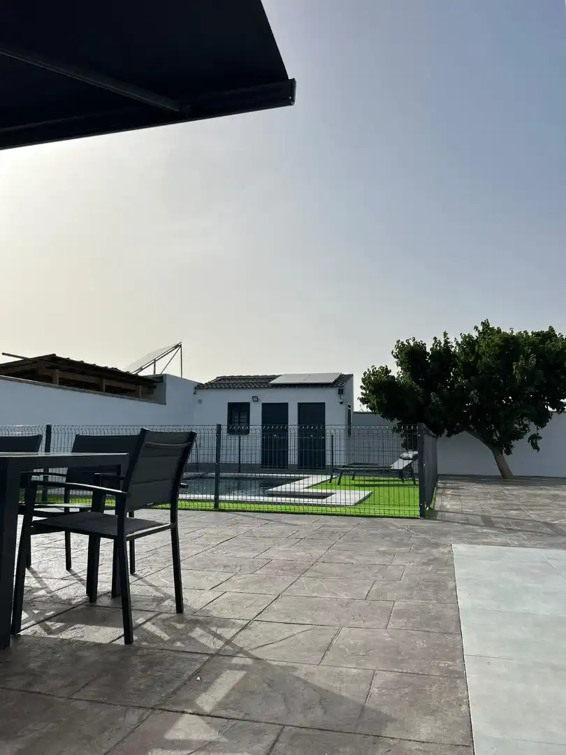 Terrassa de Casa o xalet en venda en Chiclana de la Frontera amb Calefacció, Jardí privat i Traster