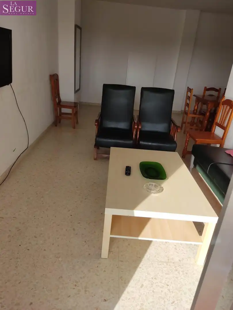 Sala d'estar de Pis de lloguer en Cádiz amb Moblat