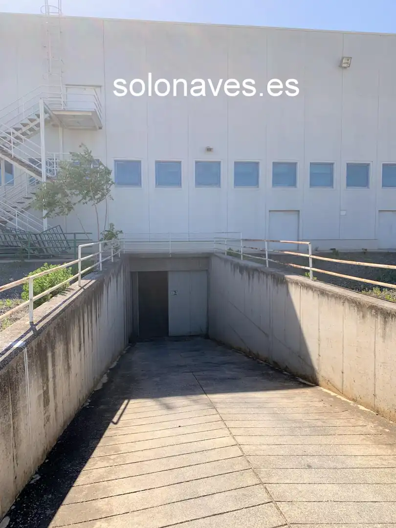 Vista exterior de Nau industrial de lloguer en Zaragoza