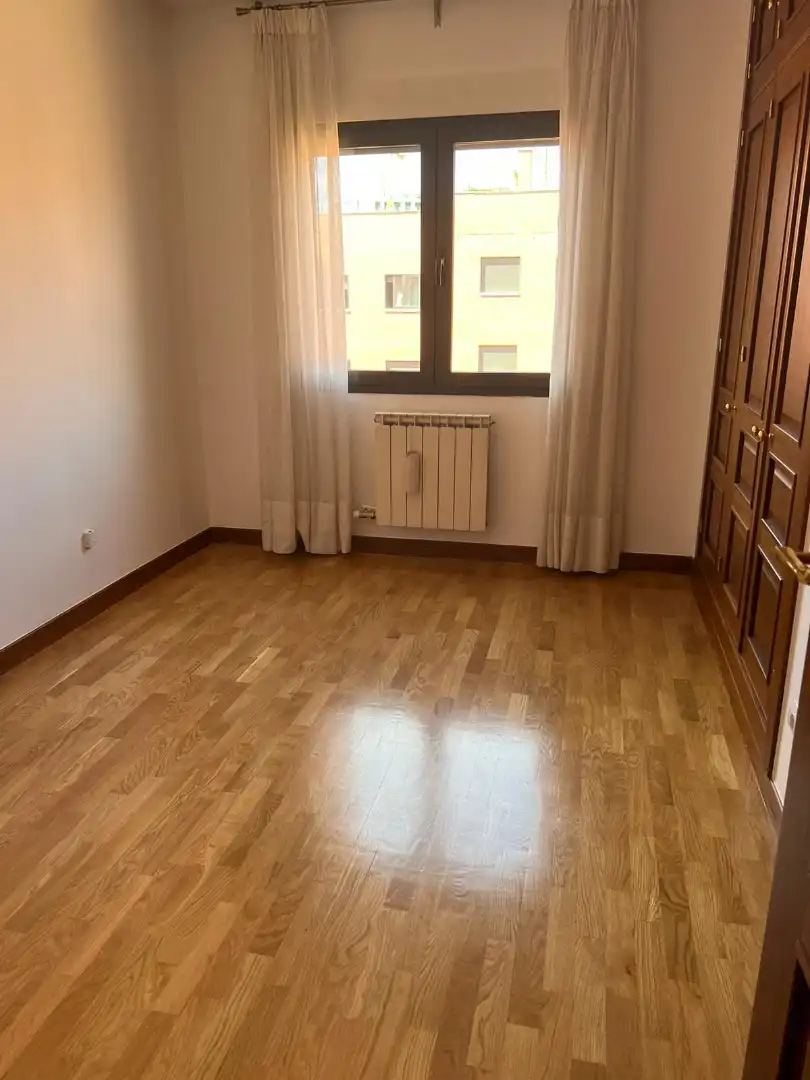 Bedroom of Attic for rent in Madrid  with Air Conditioner, Heating and Parquet flooring