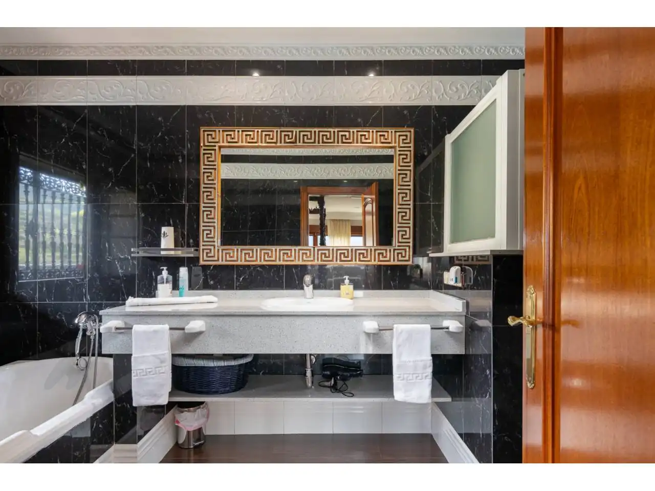 Badezimmer von Haus oder Chalet zum Verkauf in El Tiemblo  mit Klimaanlage, Heizung und Privatgarten