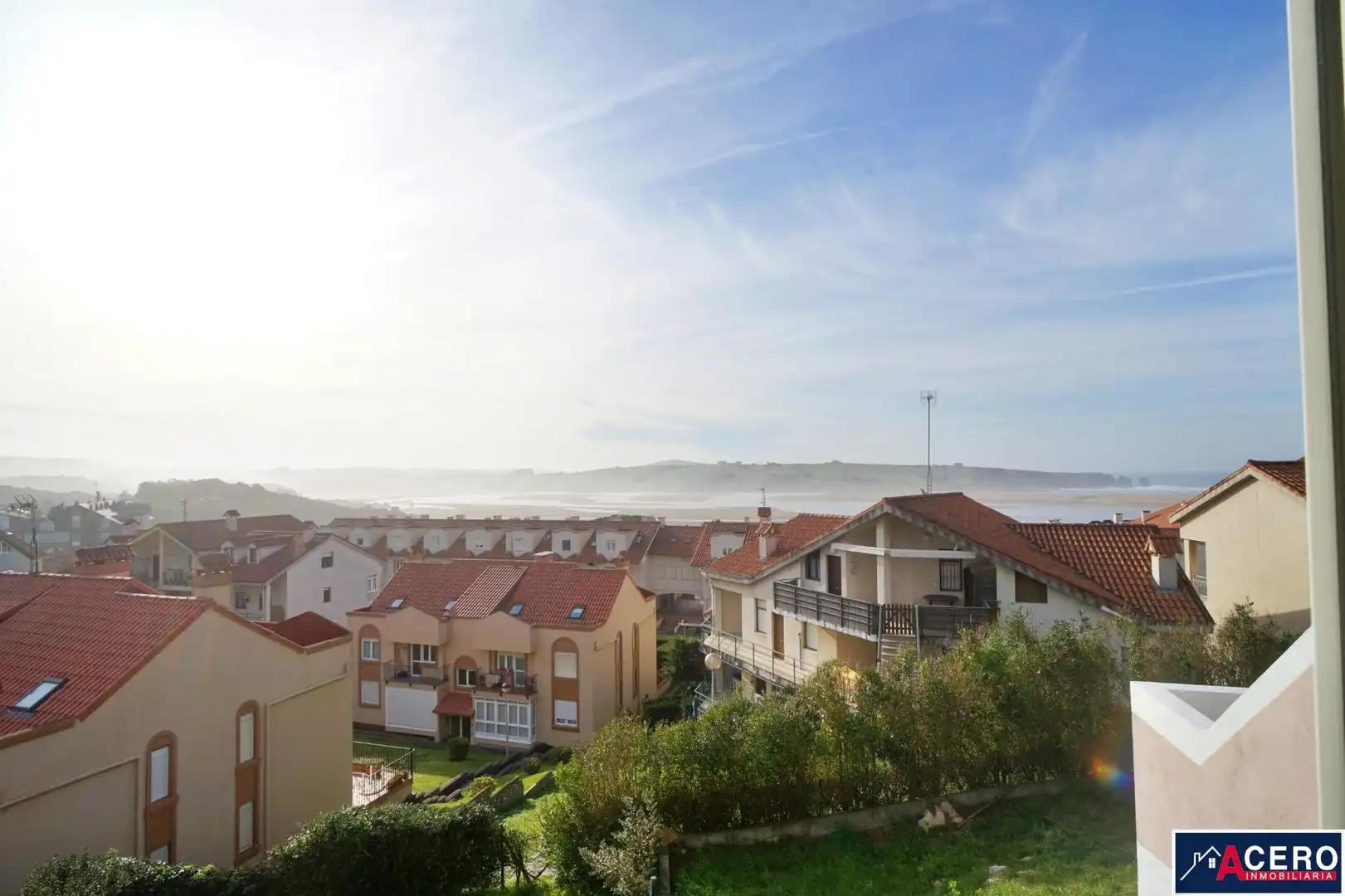 Vista exterior de Planta baixa en venda en Miengo amb Balcó